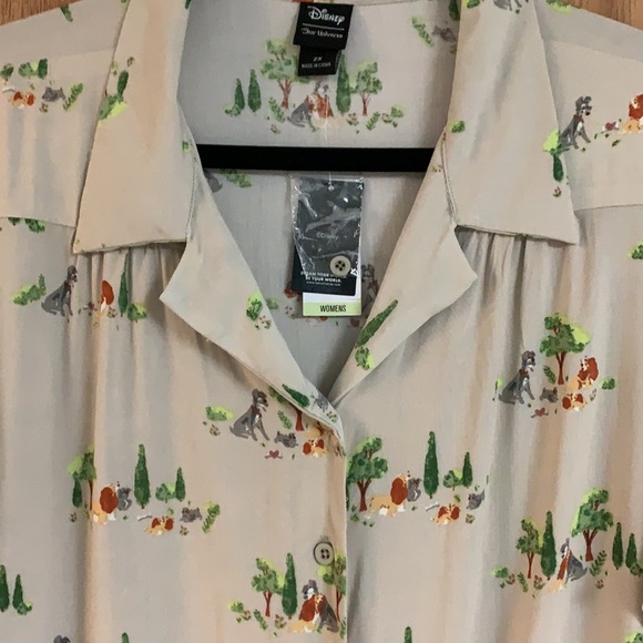 DISNEY OUR UNIVERSE LADY & THE TRAMP Women’s Tie-Front TOP! Dogs Movie Classic - Picture 3 of 8